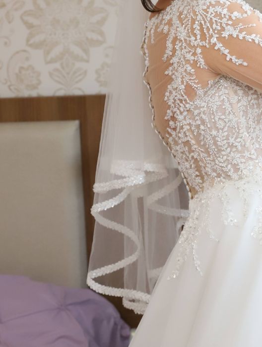 Vând rochie mireasă-prințesă