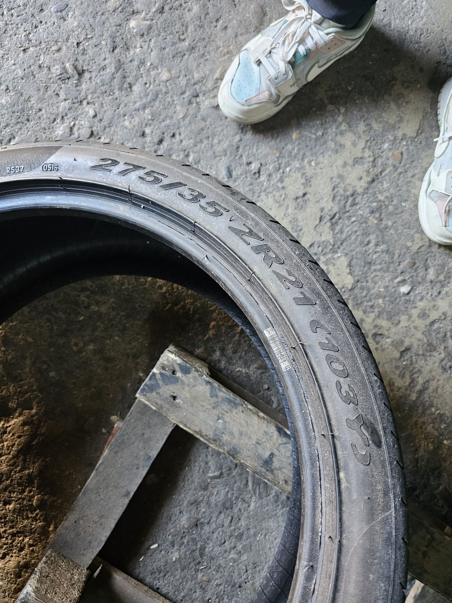 1 anvelopa vara 275 35 21 Pirelli Pzero