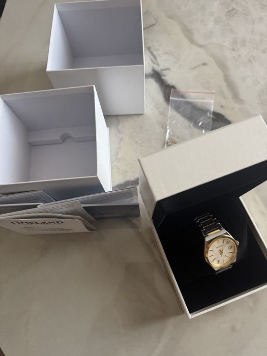 Seiko quarts 39mm men’s watch SUR558P1