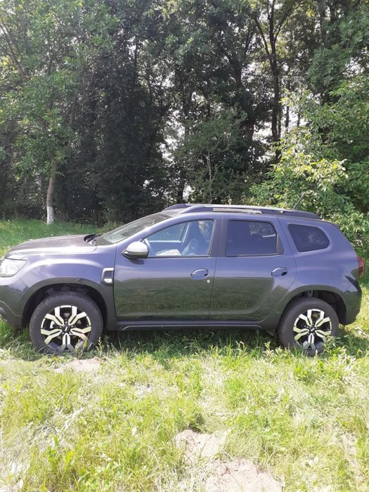 Dacia Duster de Garaj  cu 5000 Km unic proprietar !!