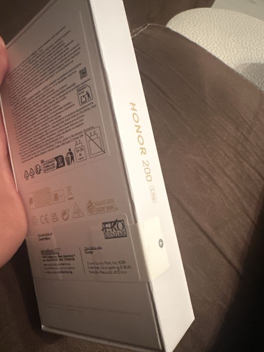 Продавам Honor 200 lite