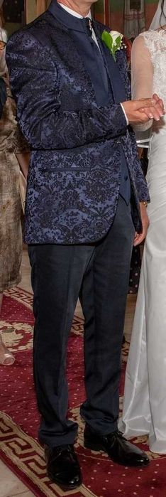 Costum de ginere si rochie de mireasa,