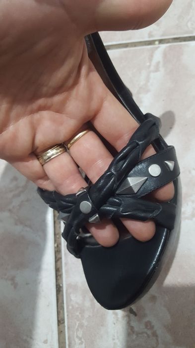 Sandale de piele Guess nr 36