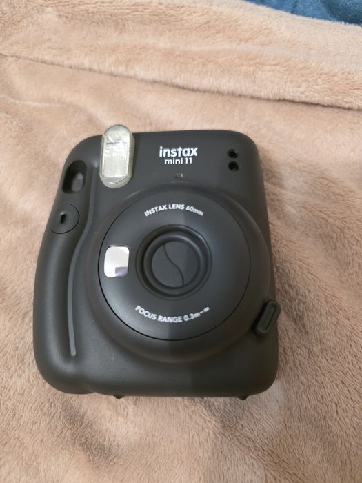 Fujifilm Instax Mini 11 - Черен. Отлично състояние