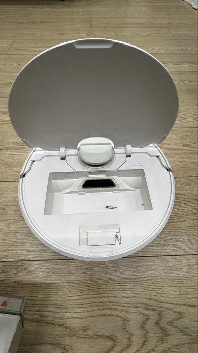 Продам робот пылеос DREAME D9