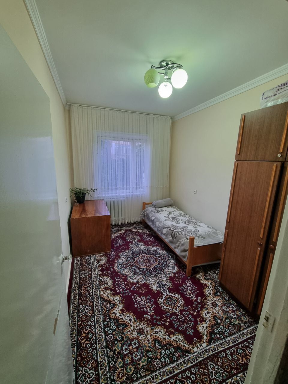 YUNUSOBOD 16 KV 4 xona dom sotiladi