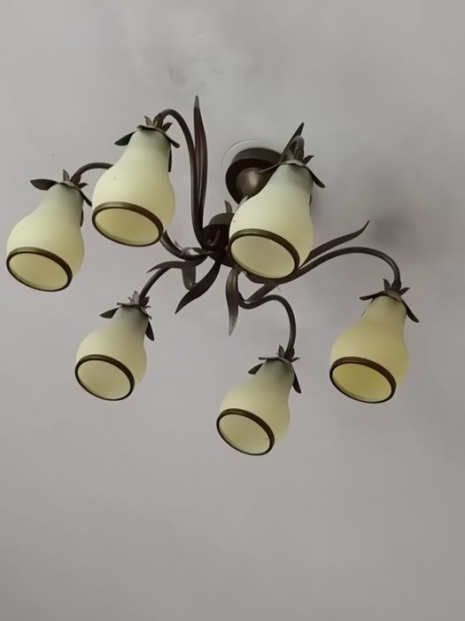 Продаю люстру турецкого производства.