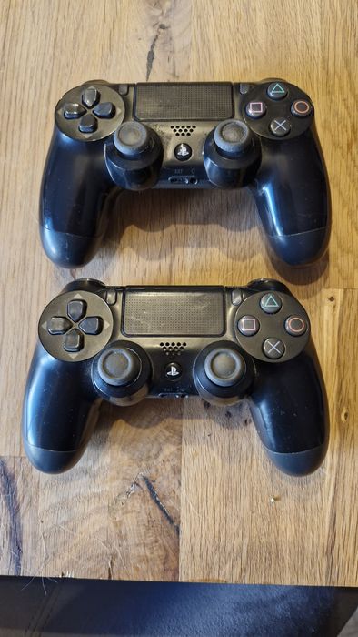 Controllere originale PS4