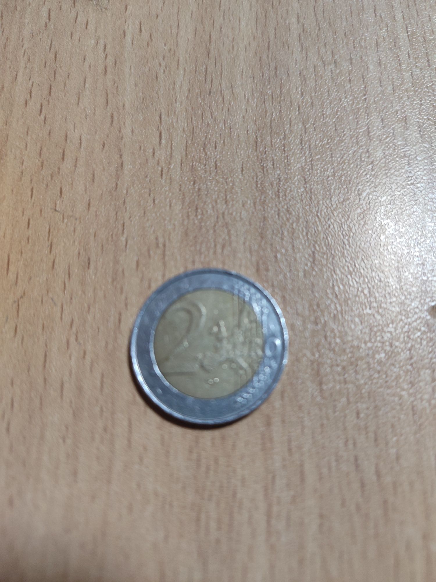 Продам монету 2 евро