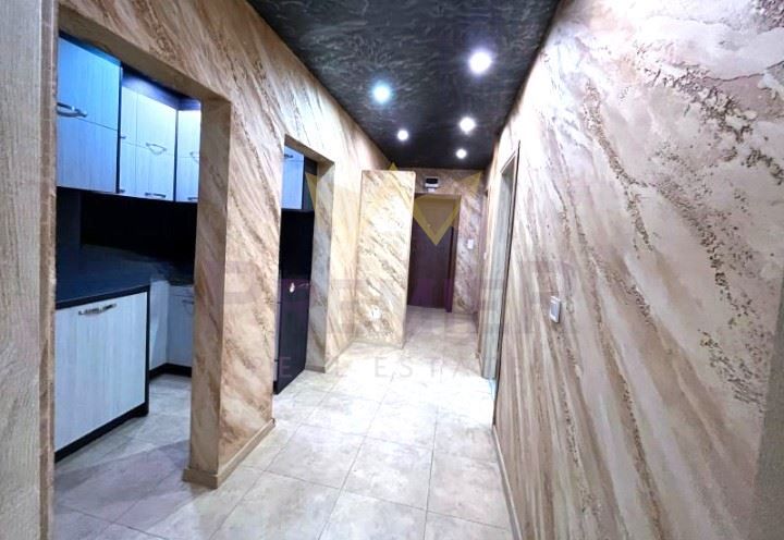 Продава се Тристаен апартамент в София, Люлин 4 - 81 кв.м за 2223 €/кв.м - Снимка #4
