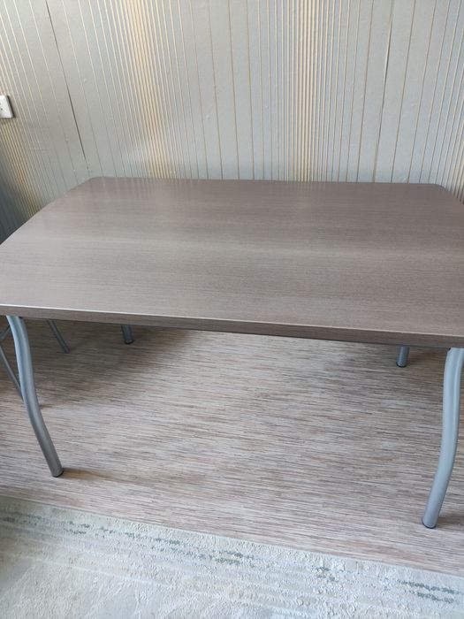 Продам кухонный стол