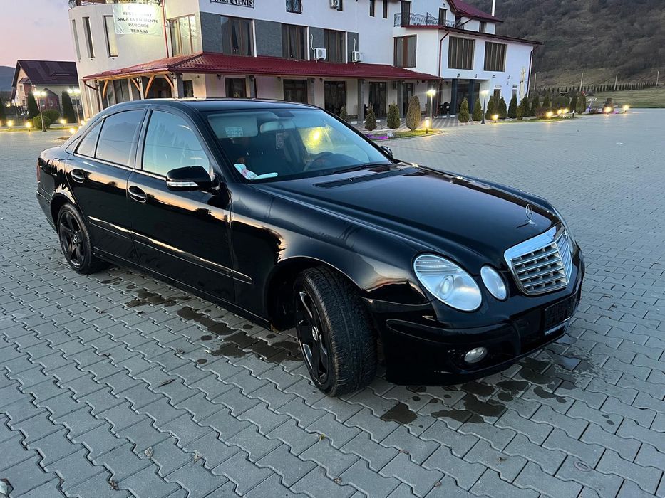 Mercedes E Class W211