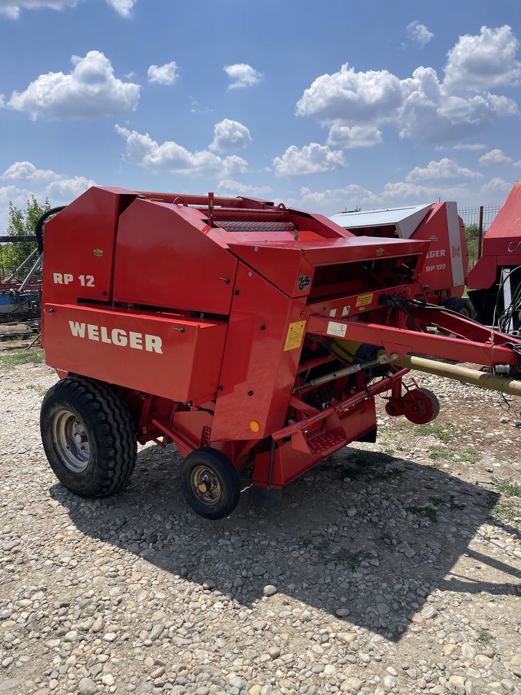 Presa de balotat , balotiera rotundă Claas Rollant 46 , Welger , Deutz