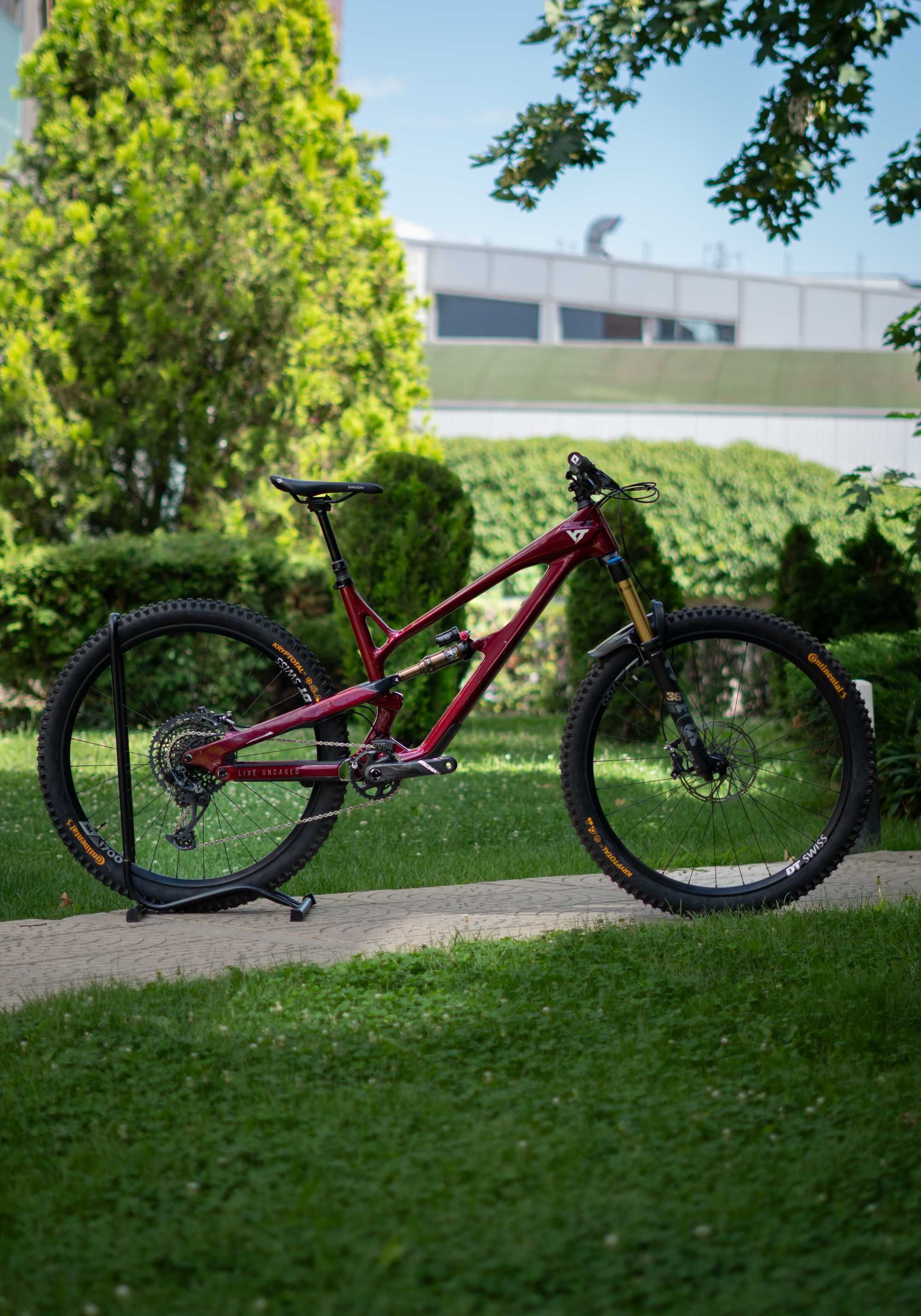 YT Jeffsy Carbon FOX Factory Kashima окачване и SRAM X01 Ендуро колело