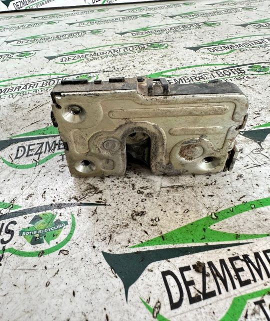 Broasca usa fata stanga Dacia Logan prima generatie