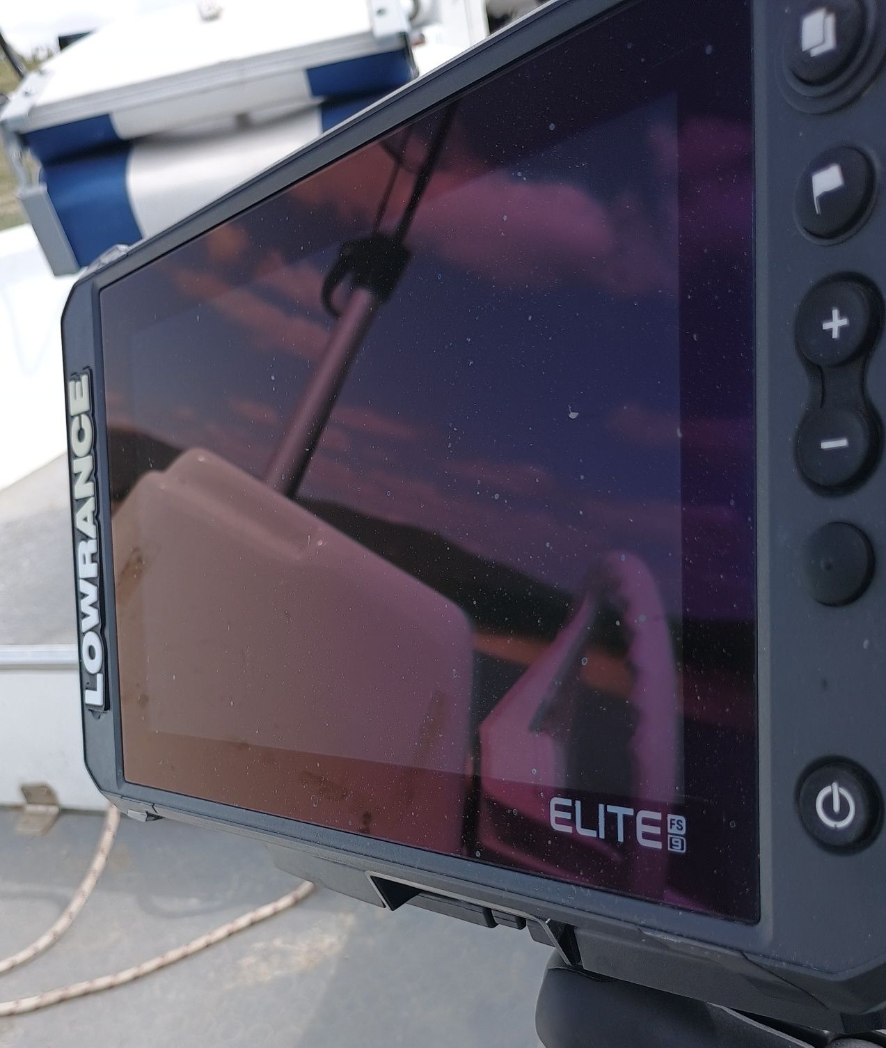 Lowrance Active Target Elite FS 9 HDI downscan