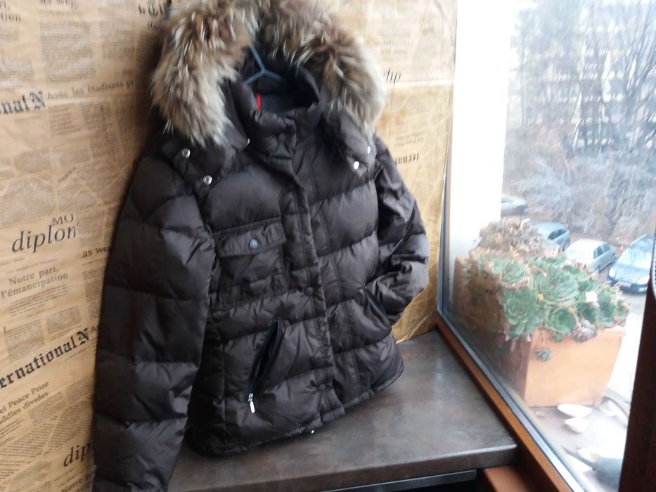 за 10 год.зимно пухено детско яке,шуба,гъши пух Moncler