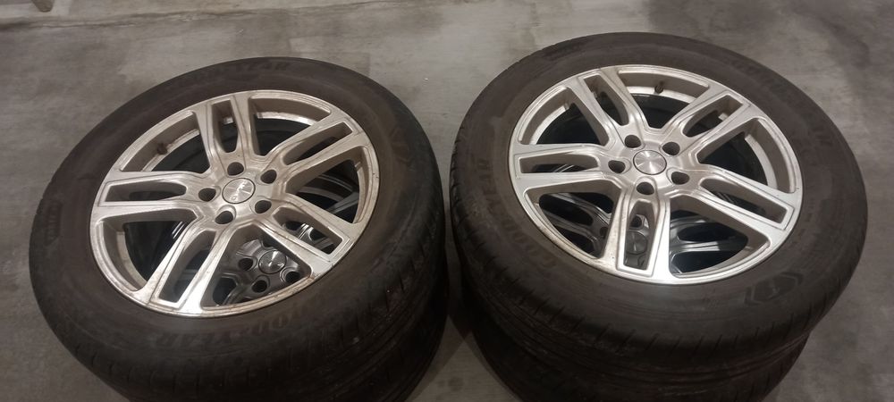 Продам шины летние GOOD YEAR 235/55 R18