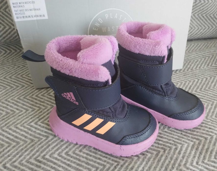 Adidas топли ботушки номер 20