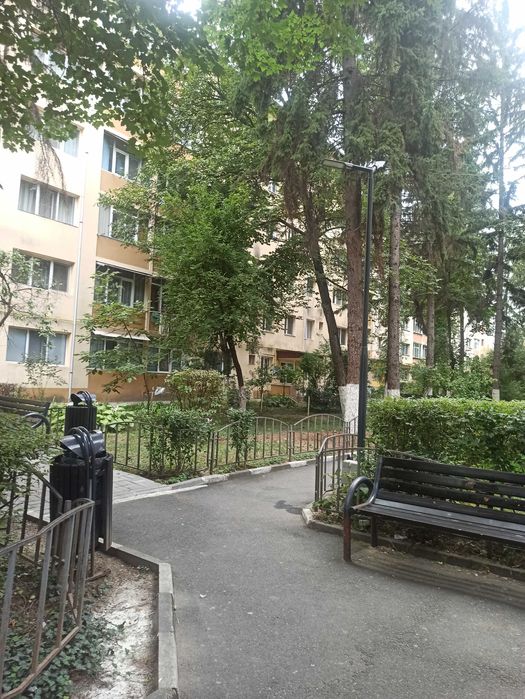 Apartament cu doua camere in zona linistita Rm Valcea Nord