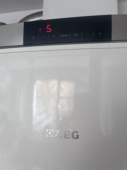 Хладилник AEG Santo OKO 186 см