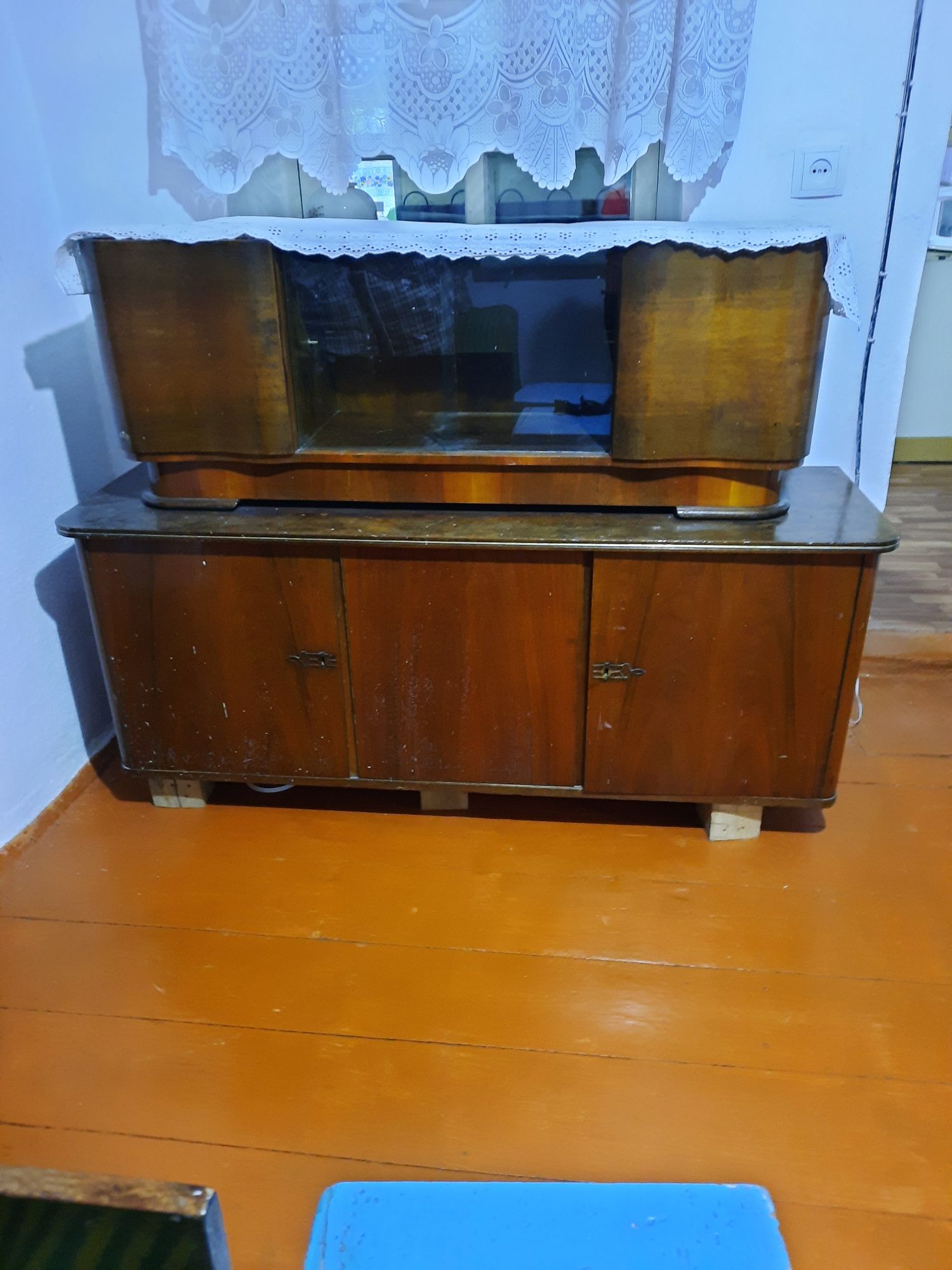 Продам сервант/ретро