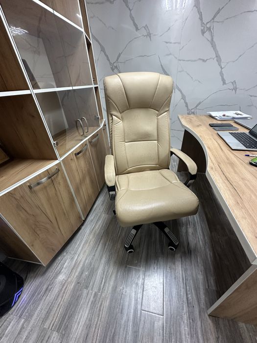 Продам кабинет директора