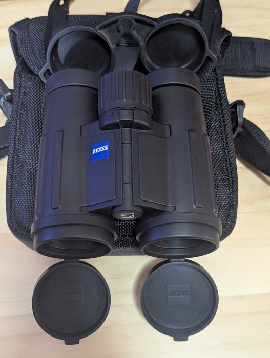 Binoclu Zeiss Victory T*FL 8x32