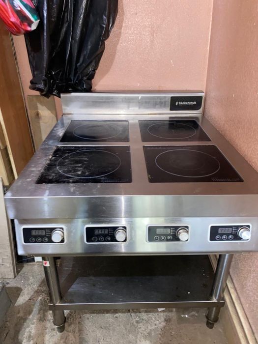 Плита индукционная 4-х конфорочная полностью в рабочем состоянии