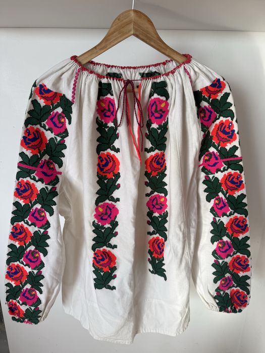 Ie cusuta manual de peste 100 de ani