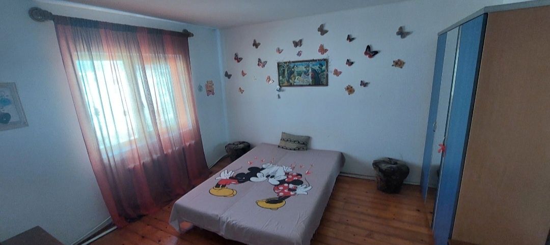 Închiriez apartament