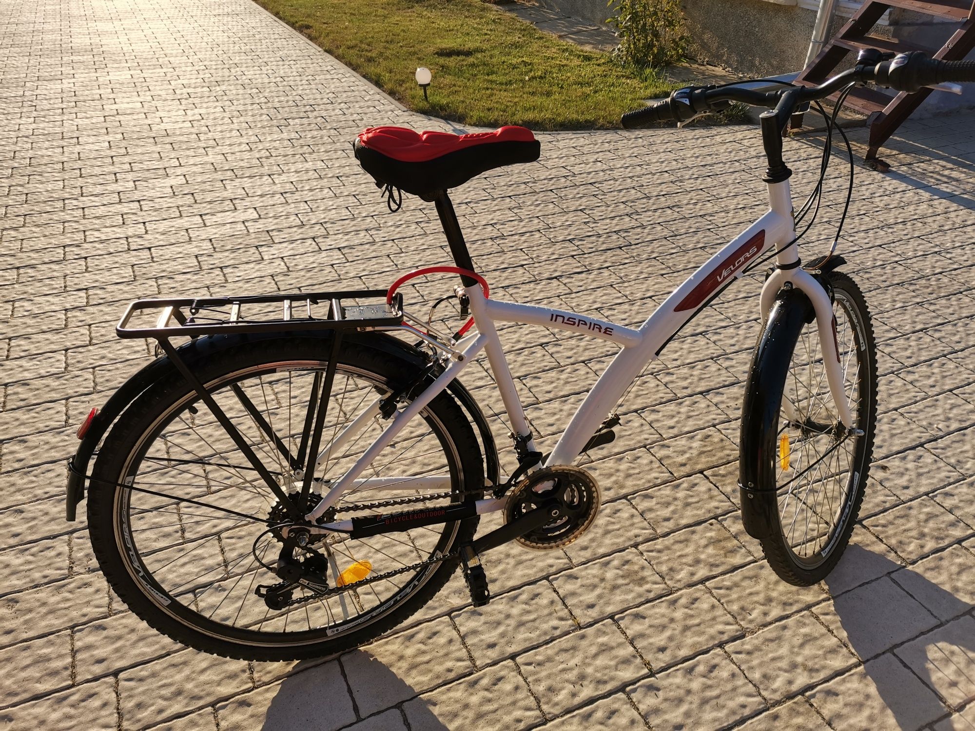 Vând bicicletă pentru femei/fete