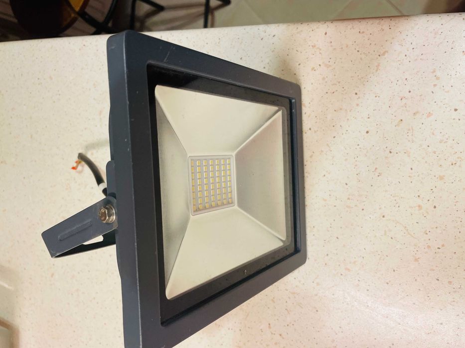 Proiector LED Adeleq