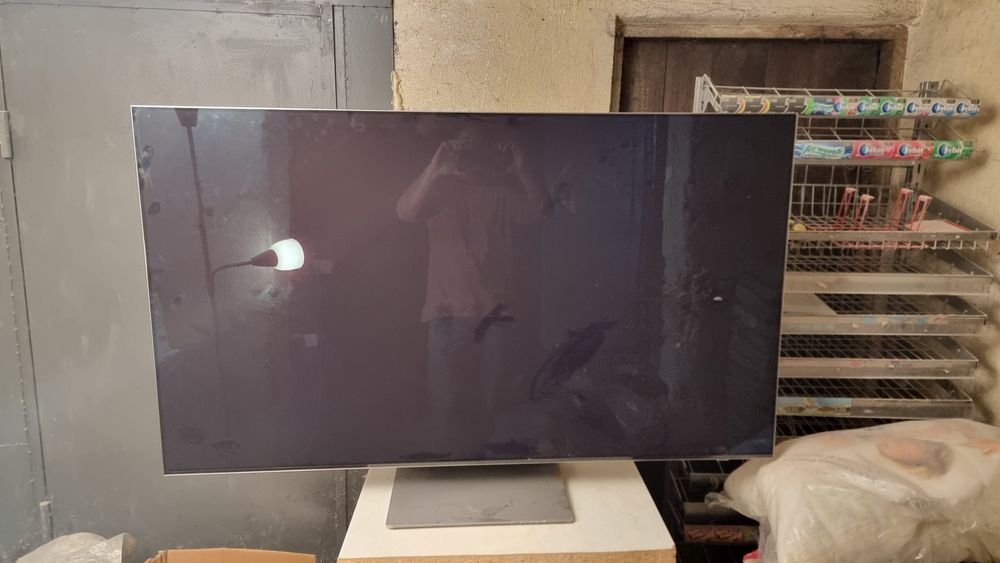 Samsung S95B 55" счупен екран