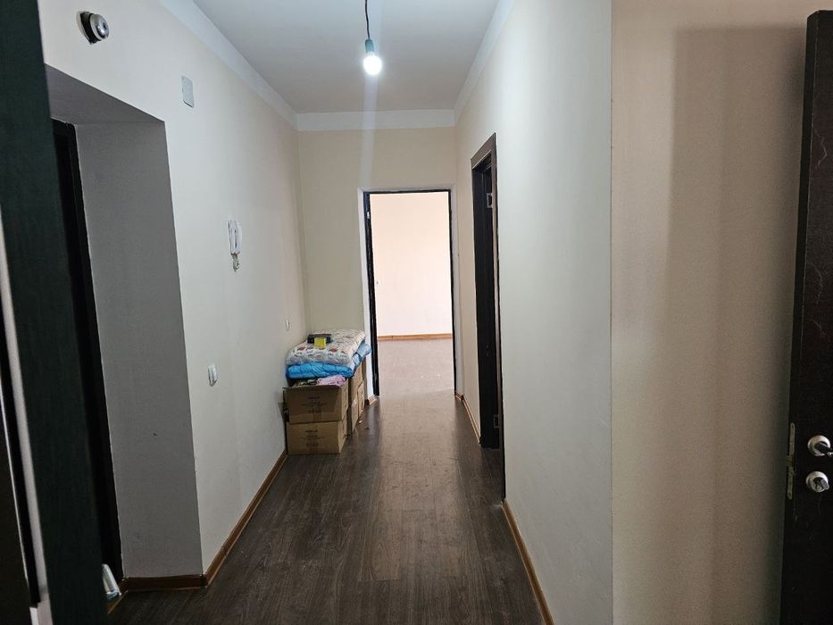 Motrid  4 etaj 2 xonali sotiladi