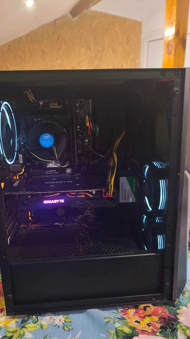 Настолен Компютър