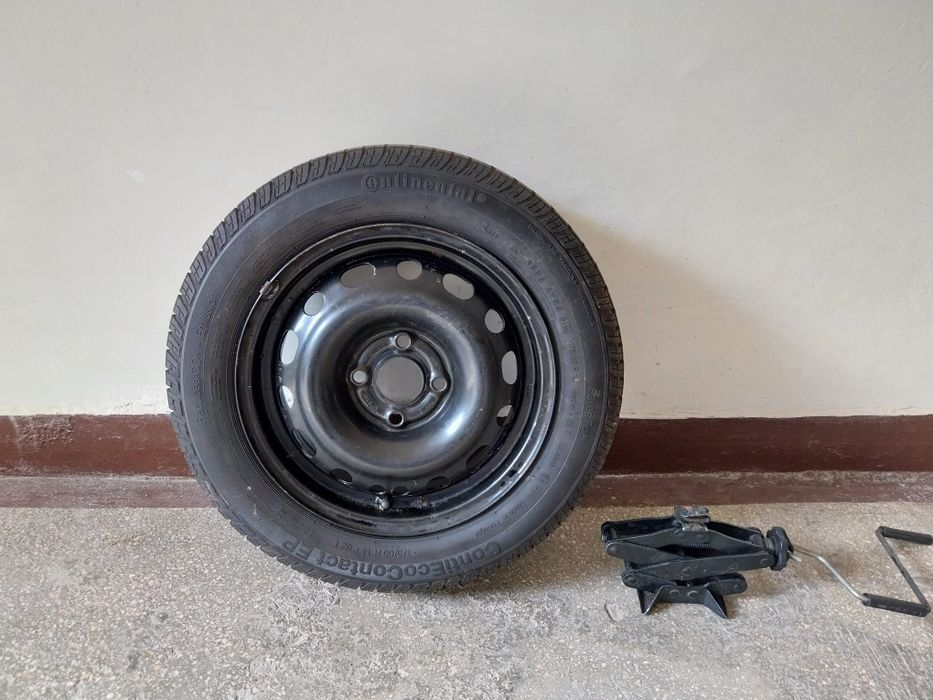 Roata de rezerva cu cric în stare buna cu cric și anvelopa Continental