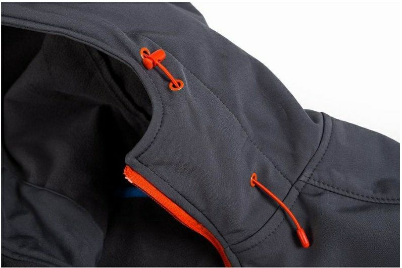 Salomon (Франция) - куртки с капюшоном  с технологией Soft Shell.