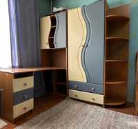 Подростковая мебель(шкаф, рабочий стол и кровать)
