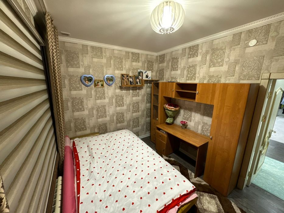 Спальни и диван продаётся состоянии хорош