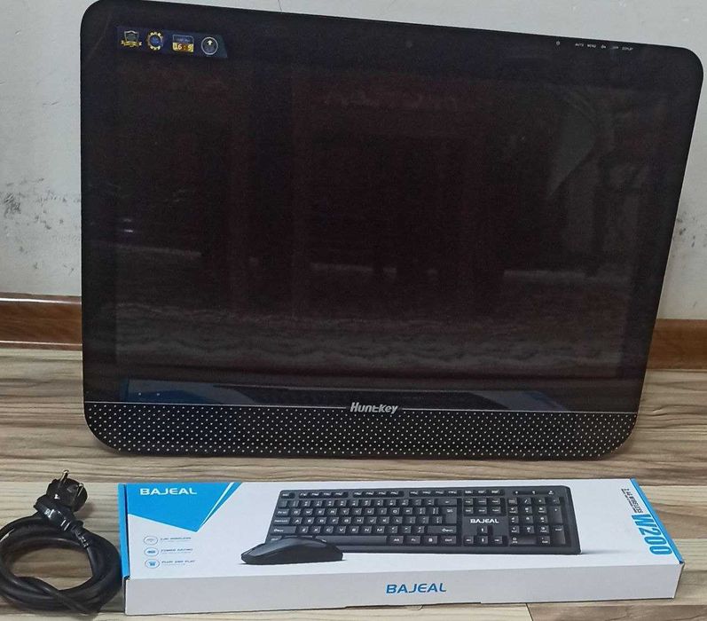 Продается Huntkey Монаблок 23,6