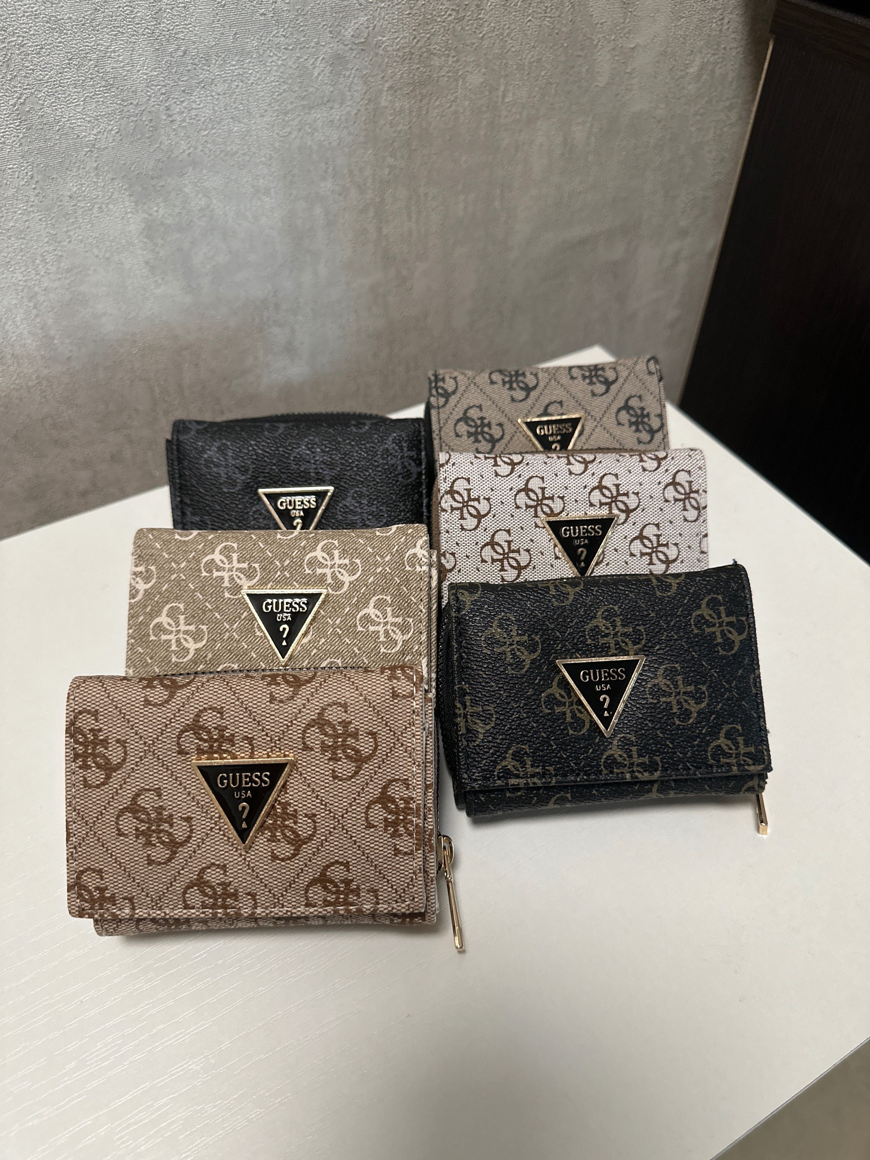 РАЗПРОДАЖБА Дамски портфейл Guess