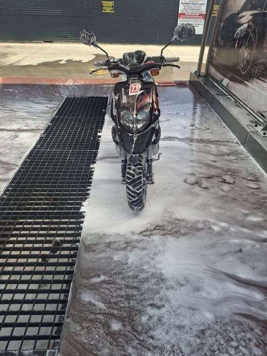 Vând scuter peugeot trekker 70cc