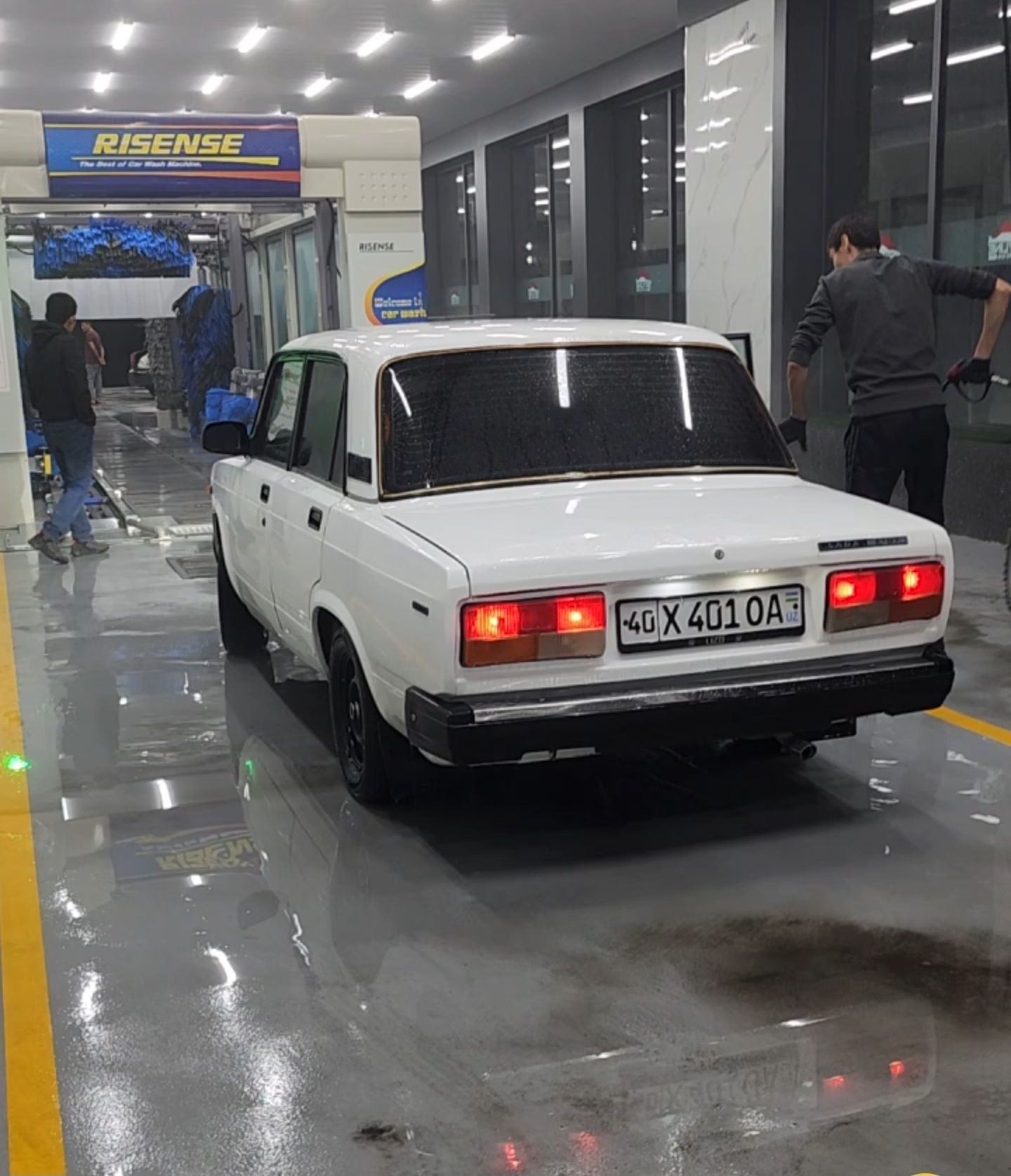 Vaz 2107 srochni sotiladi