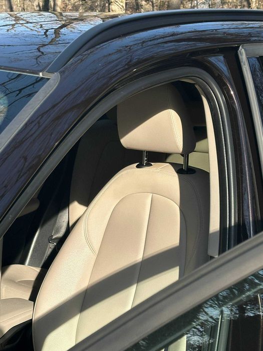 BMW X1 sDrive16d Automatic | 2019 Luxury Spec | Sparkling Rare Color