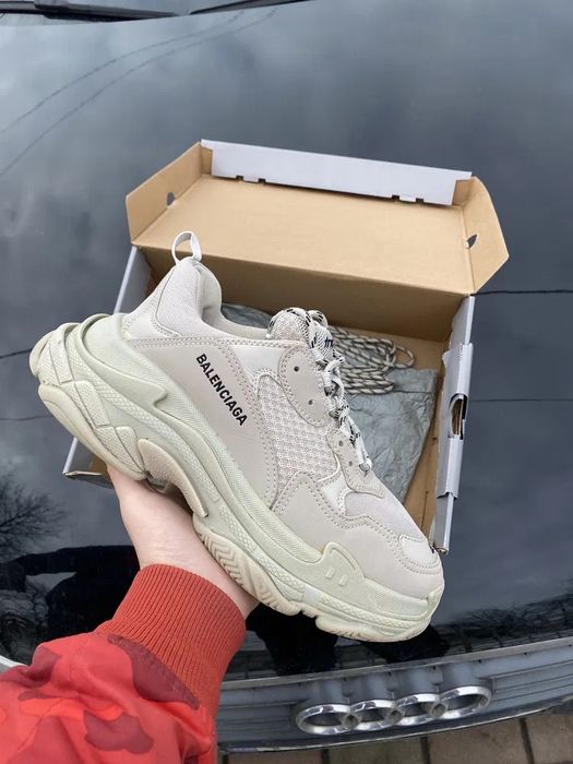 Balenciaga Triple S crem *calitate premium*