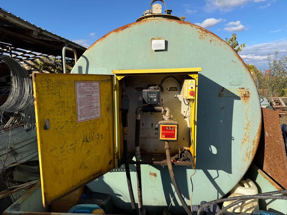 Cisternă motorină Capacitate 8993 ,pompă electrică
