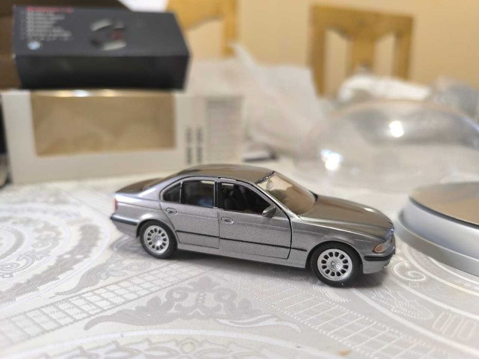 Продам модель BMW 1.43 E39  седан производство Германия