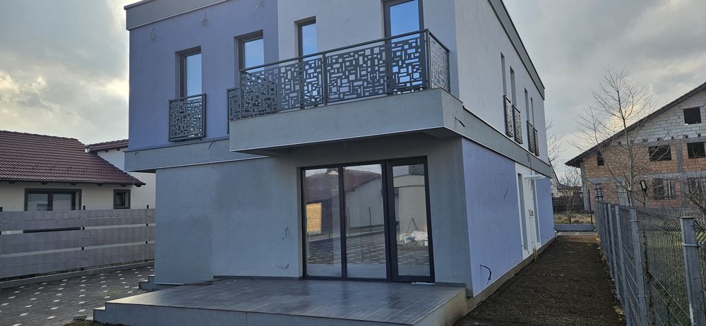 Proprietar vand casa superba in stil mediteranian