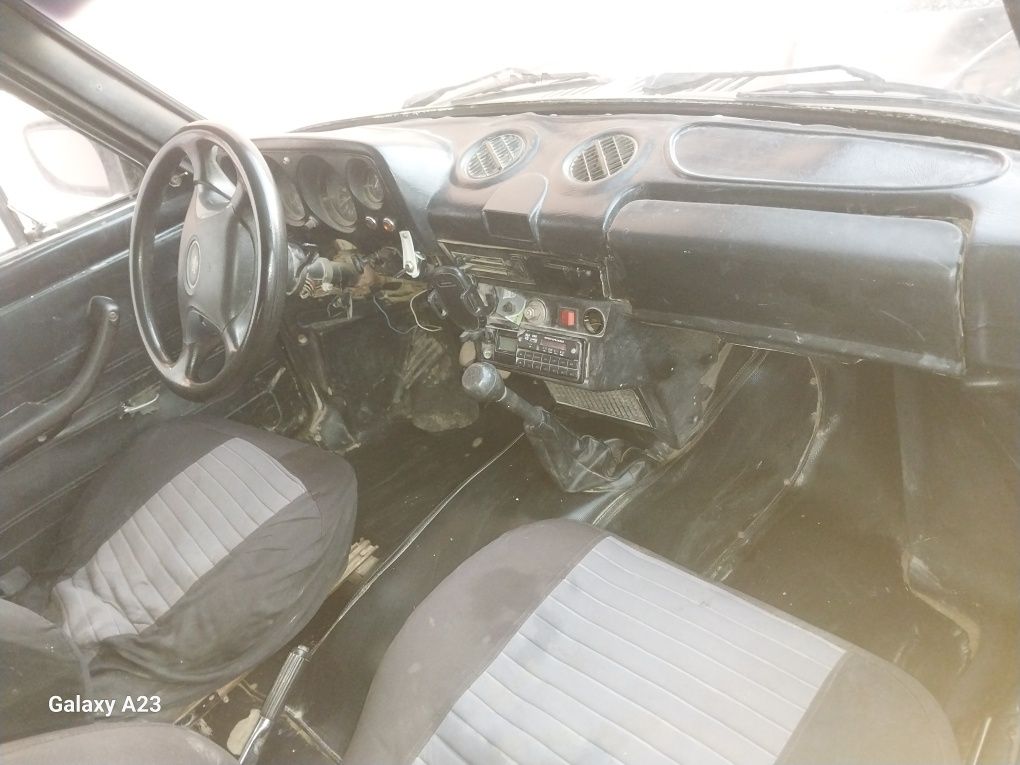Niva 2121 sotiladi